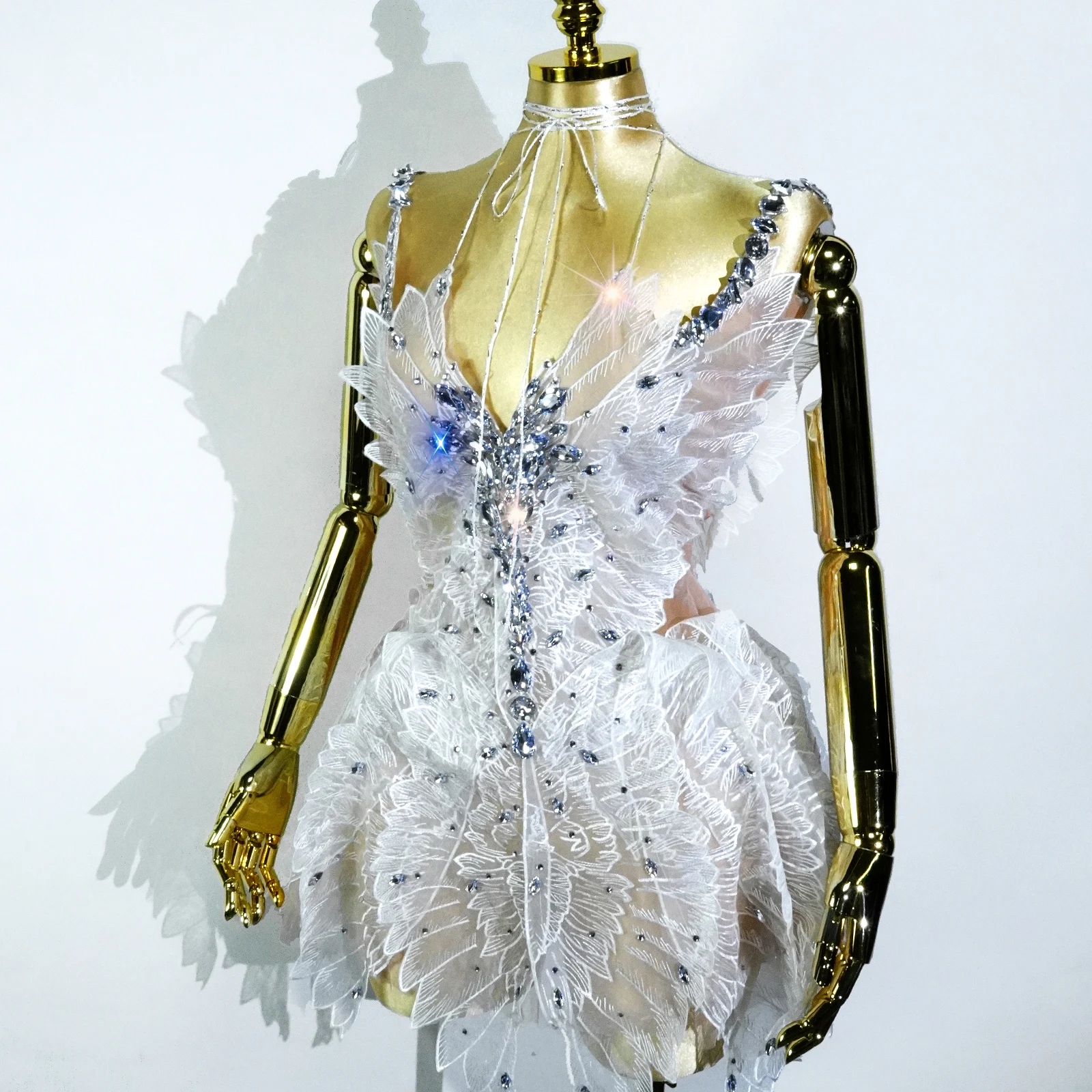 

Модное платье со стразами, белое, женское, сексуальное, сетчатое, прозрачное, мини-платье для дня рождения, вечеринки в ночном клубе, праздничные костюмы для выступлений