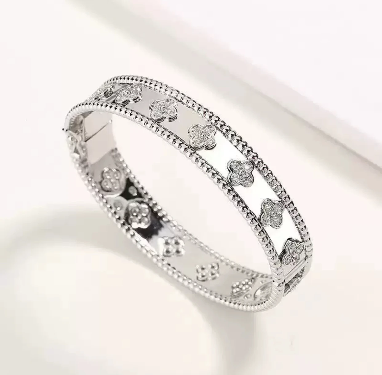 

Hot-selling luxury design sense bracelet necklace ring women's high-end feeling accessories simple and fashionable