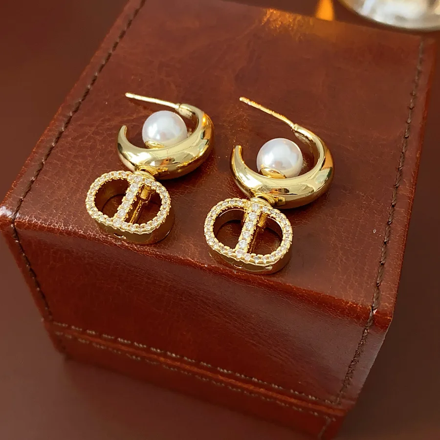 

Изысканные серьги в французском и американском стиле для женщин. Элегантные легкие роскошные антиаллергенные модные модные серьги на выбор.