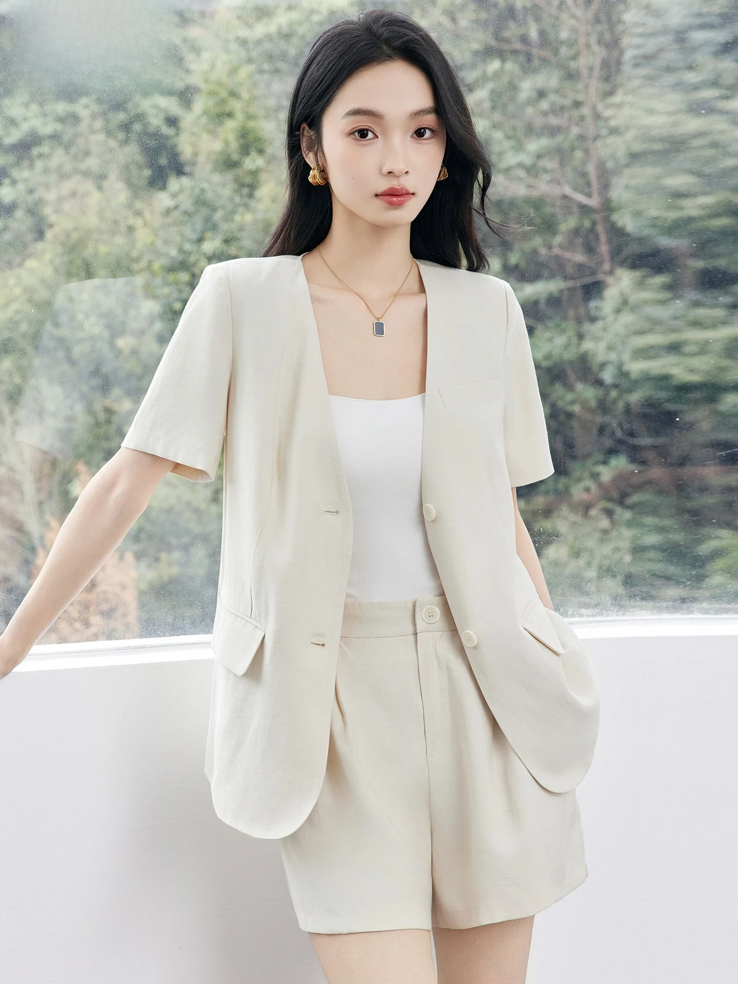 

Casual Loose Short Sleeve Suit Jacket Women's Commute Thin Style Fashionable Button Pocket Design Nylon Blend Summer Outerwear