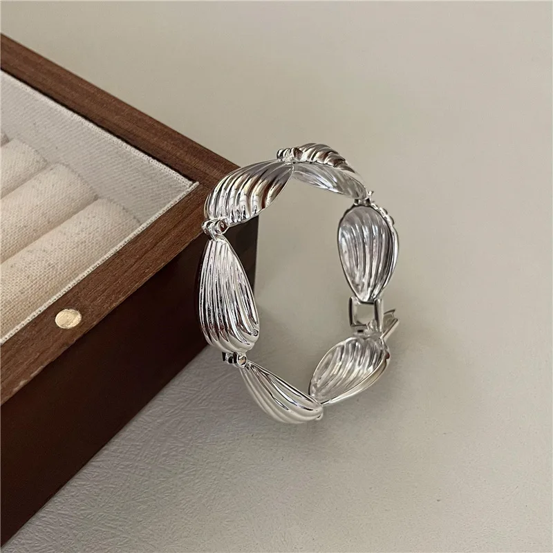 Silvology Genuine 925 Sterling Silver Shell Shape Bracelets for Women Elegant Industrial Style Bracelets Female Stylish Jewelry