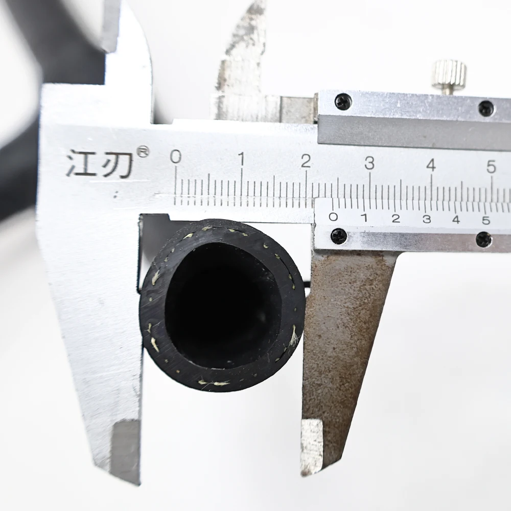 1S718N021BE Tubo dell'aria dell'acqua calda Tubo del riscaldatore del motore Tubo del serbatoio dell'acqua per Ford Mondeo 2001-2007