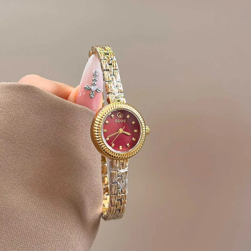 Small AndExquisite Women'SWatch With Chain Strap Luxurious And Fashionable Round Quartz Bracelet HighQuality Women'S Wristwatch.
