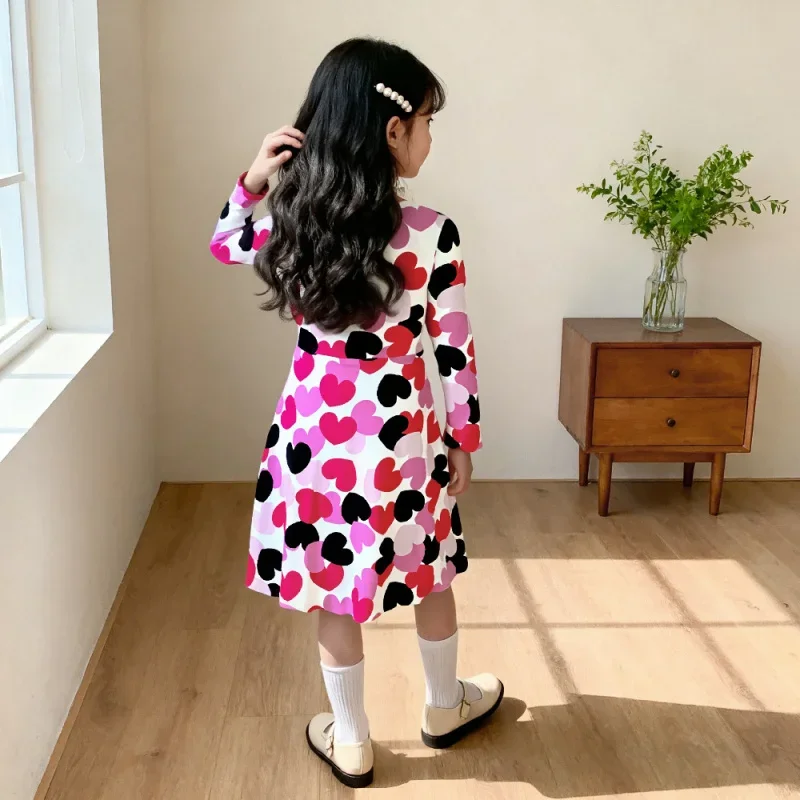 2025 Girls' colorful heart-shaped pattern printed long-sleeved dress, cross-border hot-selling children's dress