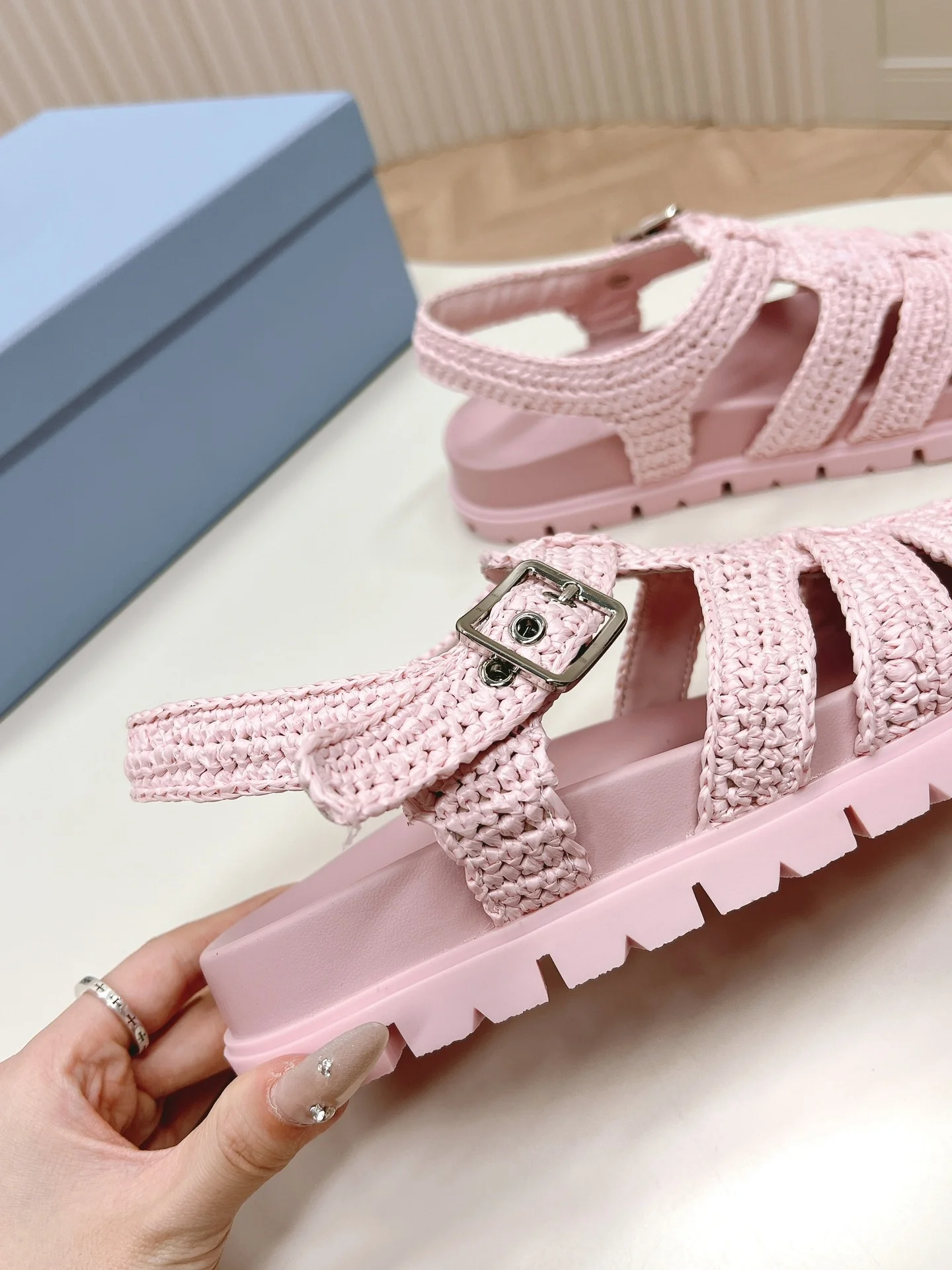 2024 spring and summer new sandals, eco-friendly woven PP fabric, vintage comfort and fashionable, versatile and stylish.