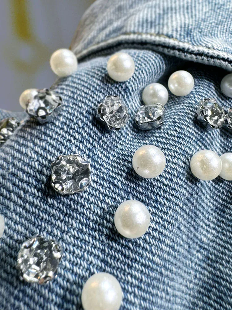 春の女性の不規則なシングルブレストパフスリーブストリートパールビーズダイヤモンドライトブルーショートデニムジャケット