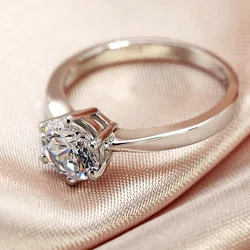 Huitan Classic and Simple Wedding Engagement Rings for Women High Quality Silver Color Cubic Zircon Ring Timeless Style Jewelry