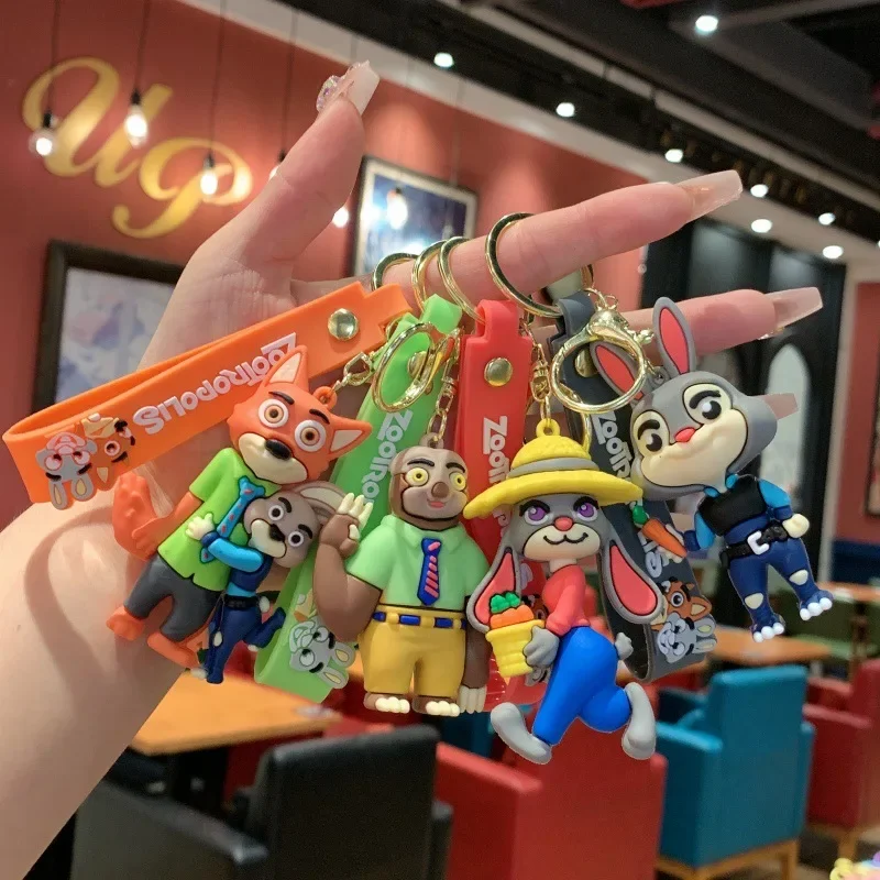 Breloczek Zootopia, popularny breloczek, prezent, zawieszka dla ucznia, zabawka, mały upominek, sprzedaż hurtowa, zamówienie hurtowe na upominki na przyjęcia dla dzieci.