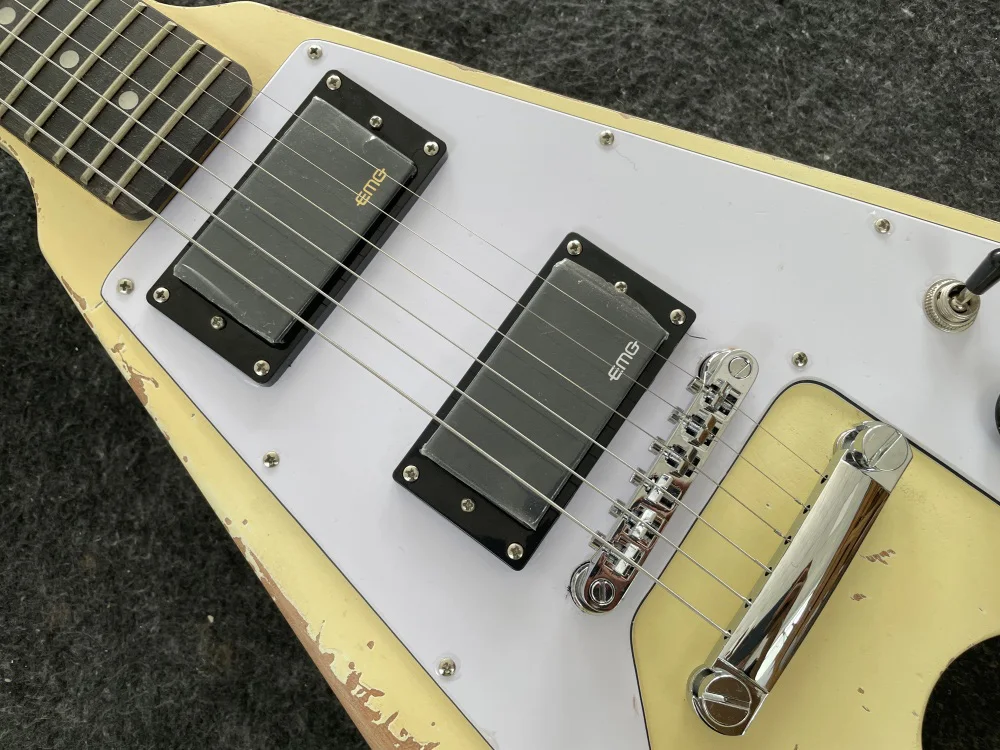 electric guitar，cream color, 6strings guitar， 2-Piece Pickup，Rosewood Fingerboard，high quality guitar，free shipping