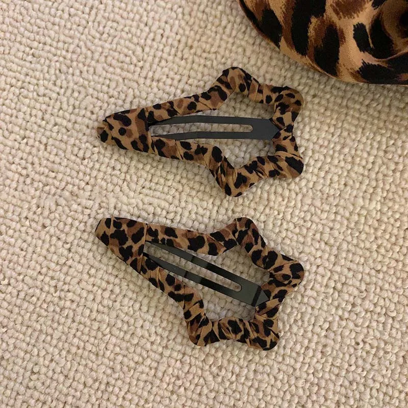 

2Pcs Korean Leopard Print Hair Clips for Women Girls Sweet Cute Star BB Clips Bangs Hairpin Y2K Clips Headdress Hair Accessories