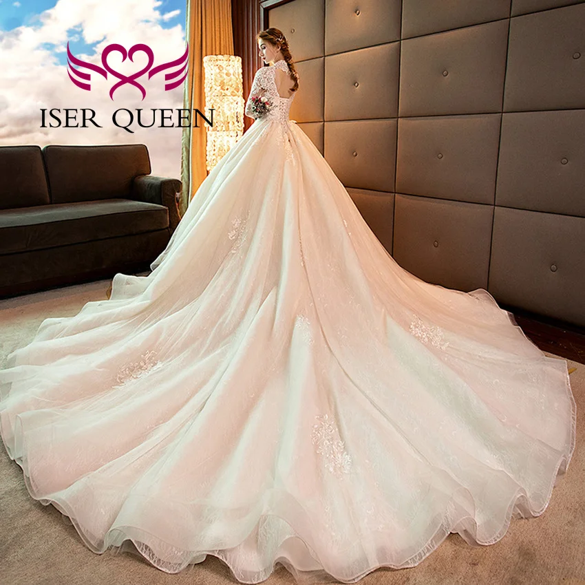 ที่กําหนดเองสามไตรมาสแขนชุดแต่งงานภาพลวงตาเย็บปักถักร้อยที่ละเอียดอ่อน V คอบอลชุดเจ้าสาวชุดผู้หญิง WX0146