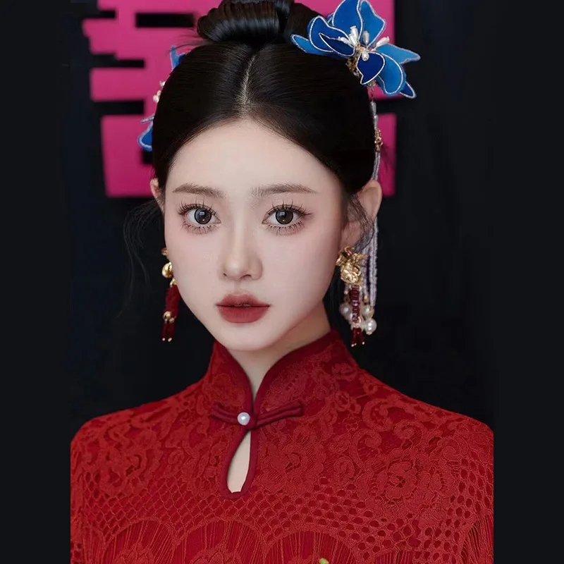 النمط الصيني الأزرق شرابة أغطية الرأس الزفاف Xiuhe فستان القديمة المتدلية زخرفة نخب الملابس بسيطة الراقية إكسسوارات الشعر