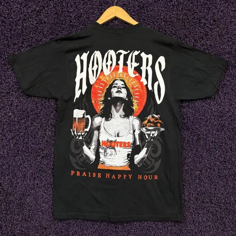 Hooters Praise Happy Hour T-shirt size medium