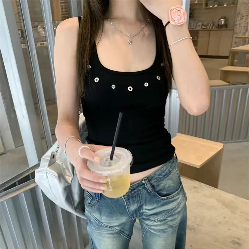 Weiße, ausgehöhlte Arbeitskleidung, Trägerweste für Damen, Sommer-Design, einzigartige amerikanische, würzige Slim-Fit-Svel-Top-Oberbekleidung