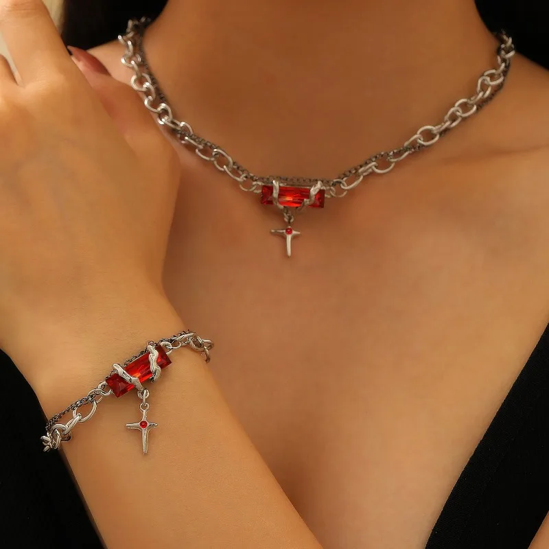 

Star winding black bracelet men's niche design new versatile Halloween accessories women's simple star necklace tide