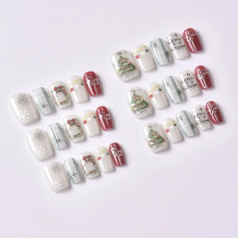 10 pezzi di unghie a pressione fatte a mano a tema natalizio in stile europeo placcato in oro Occhio di gatto 3D Argento Fiocco di neve Unghie per albero di Natale