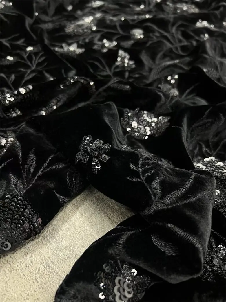 New Black Bottom Heavy Embroidery Sequins Embroidered Silk Velvet Fabric High-End Outfit Top Vest Clothing Fabric