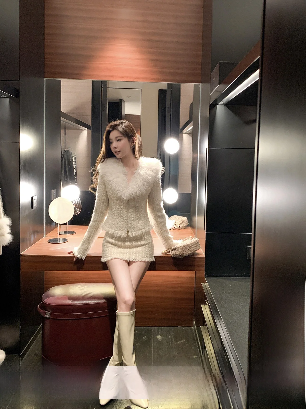 

YOLI Zhang Yuli Miss Guo's Faionable Woolen Quilted Jaet Women's Slim Fit Beige Color Winter Top ort Outerwear