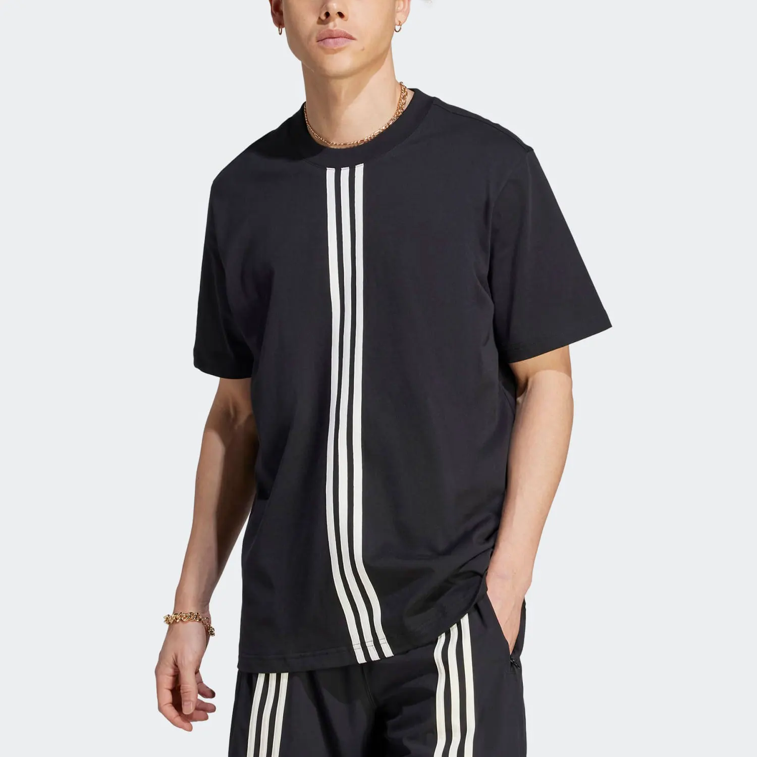 

Официальная мужская простая спортивная футболка Adidas с коротким рукавом и круглым вырезом HZ0706