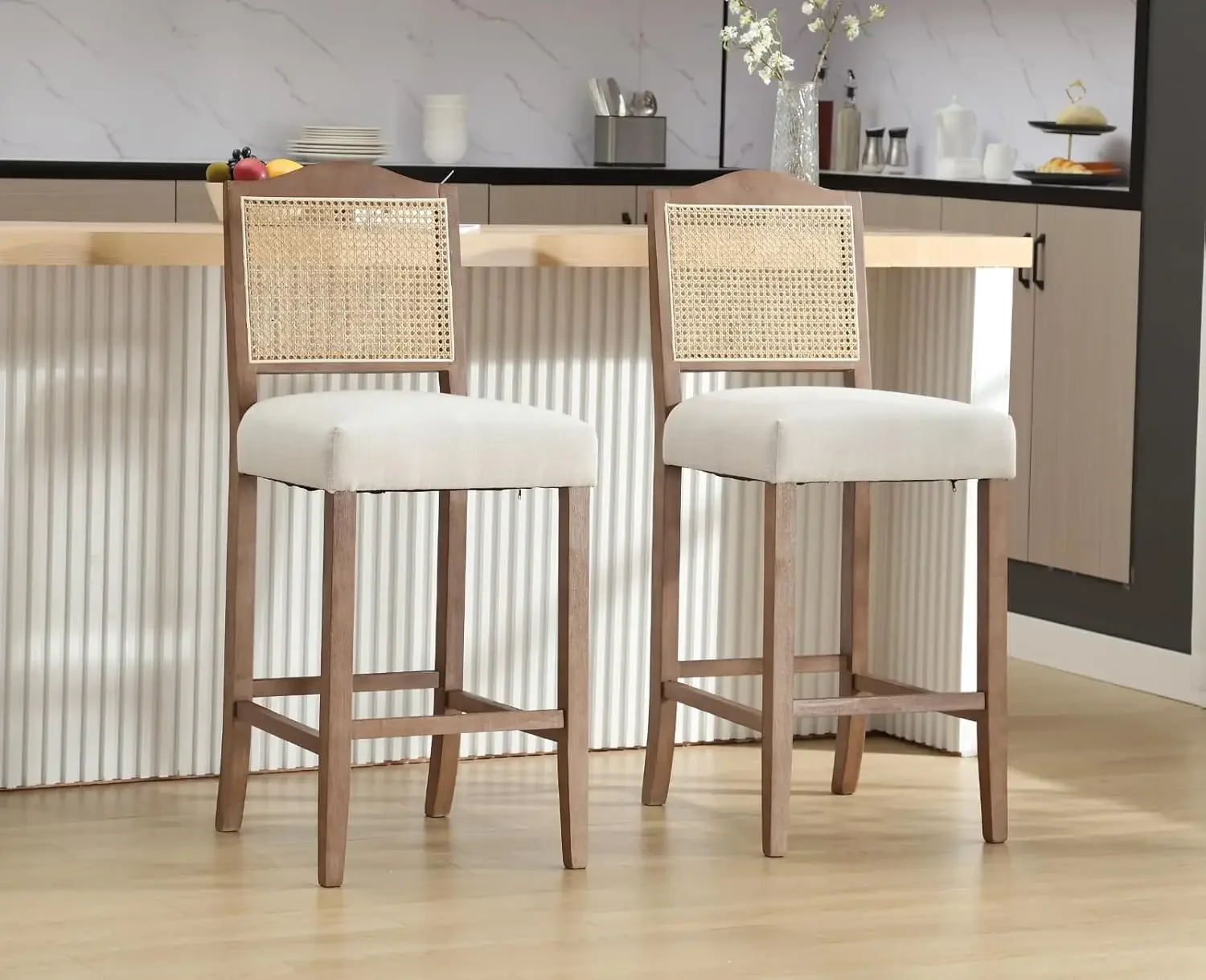 Set di 2 sgabelli da bar Farmhouse, schienale in rattan, imbottiti in lino, sedie da cucina ad altezza bancone beige 30'