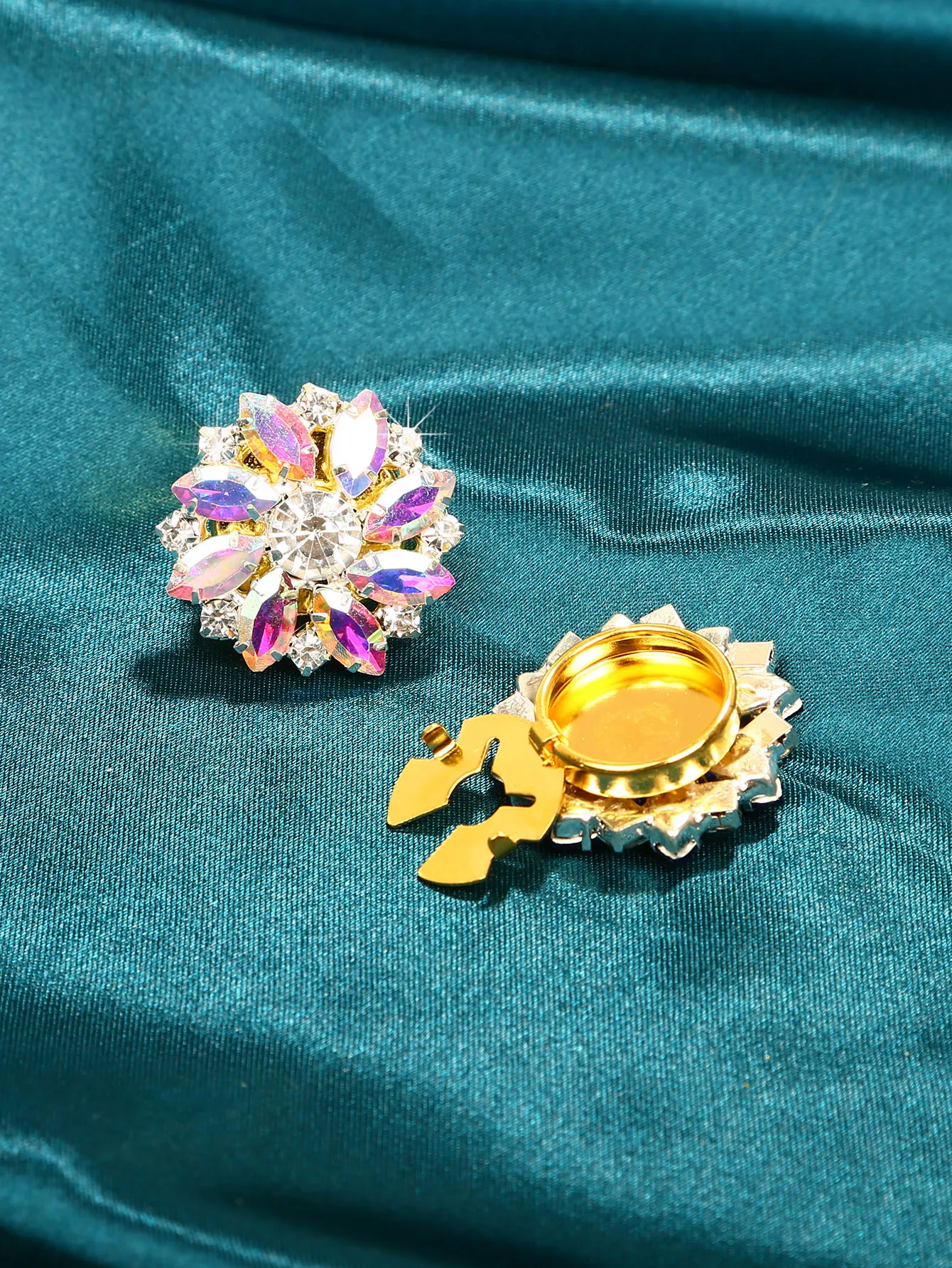 

2pcs Button Covers for Shirt Rhinestone Flower Cufflinks Cover Cuff-link Clothing Accessory Luxury Button Covers Clip on Shirt