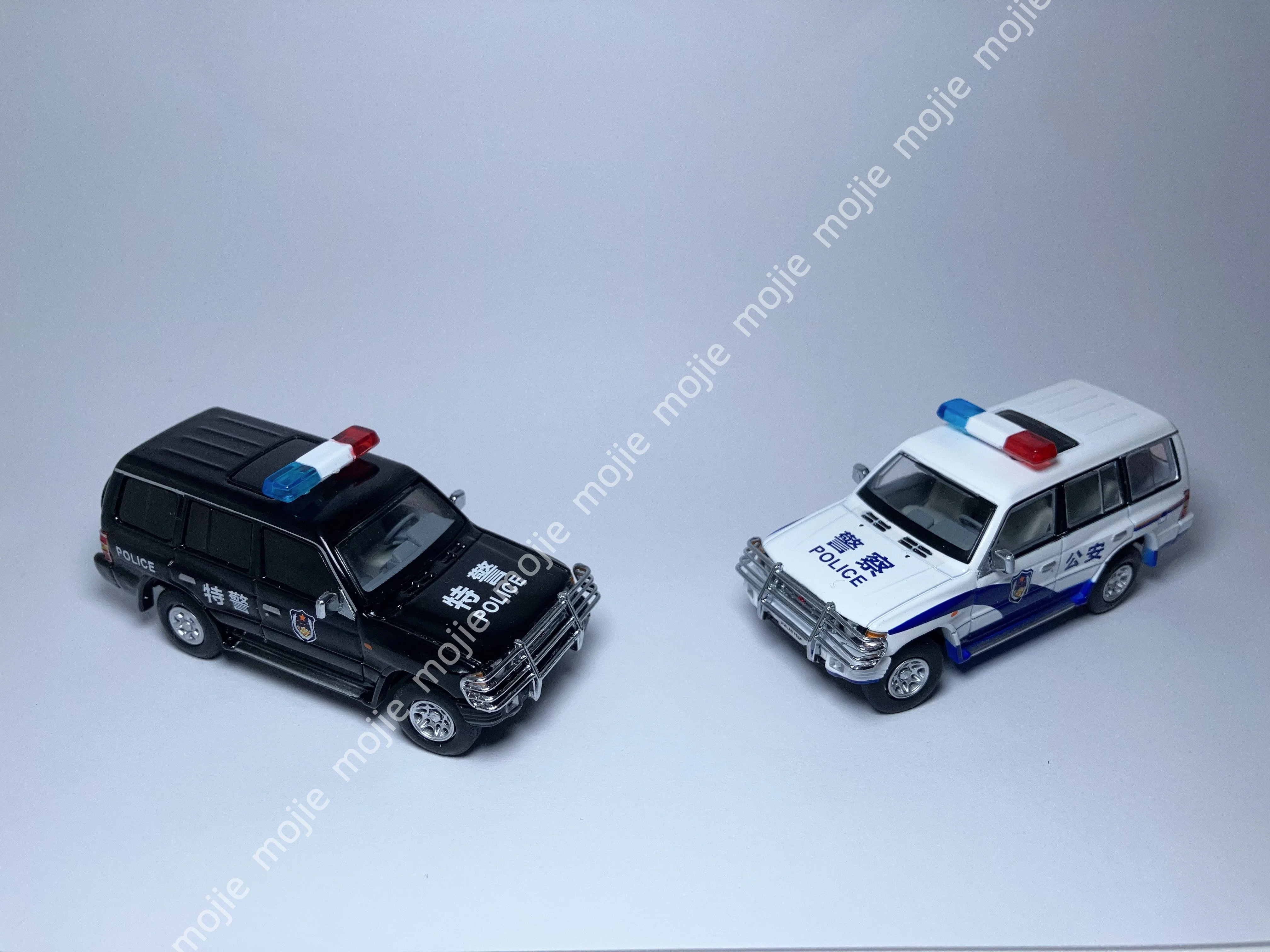 

DBGT 1:64 Pajero V33 SUV ORV Sports Model Diecast Metal Car