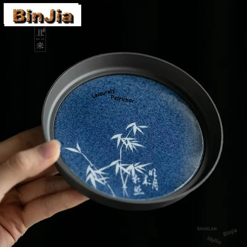 美的な手描きの青い斑点模様の鉢置き、日本の古い鉄製のドライブリューテーブル、ティートレイ、フルーツプレート、ギフト用品