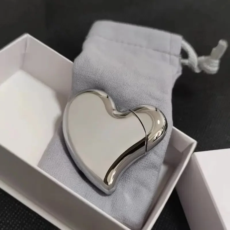 New Luxury Alloy Metal Inflatable Lighter With Love Shaped Portable High Quality Personalized Design As a Gift for Men and Women