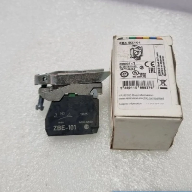 

Brand New Original ZB4BZ101 Push button, metal, flush, green, Ø22, spring return, unmarked, 1 NO Fast Delivery