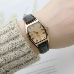 Vintage Pointer Quartz Watch Minimalist Roman Numeral Dial Wristwatch With Leather Watchband For Women Men