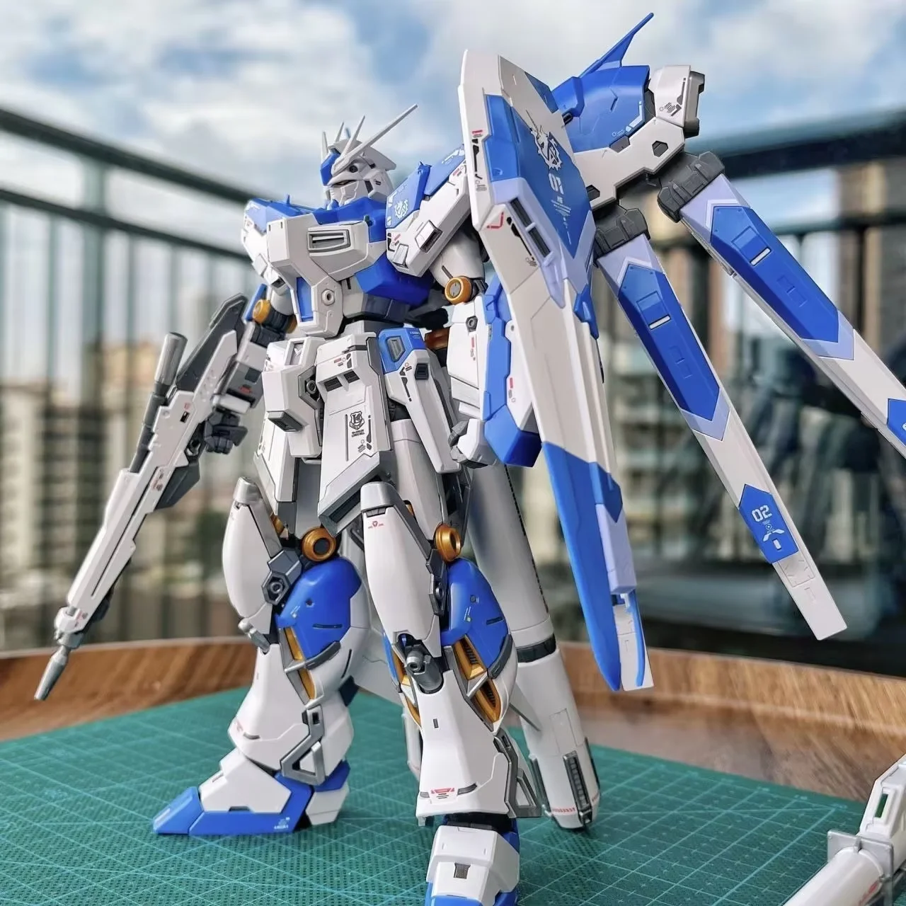 Model Kit Gundam Barbatos - 1/144 Sazabi Chubby Zaku Hi Nu