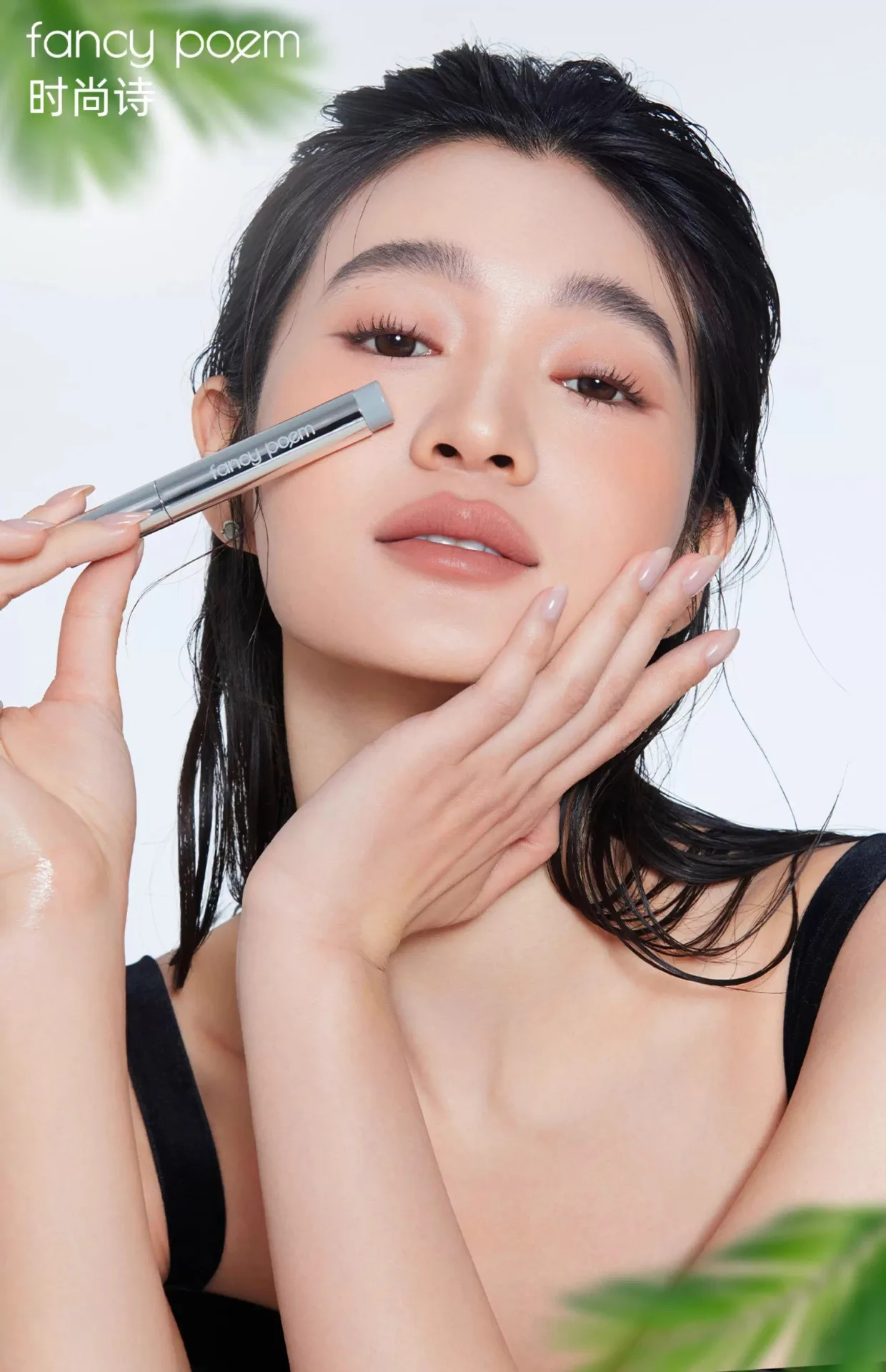 Elegancki poemat Wieloziarnisty kredka do brwi Odporna na pot i nieblaknąca Pluszowa, naturalna linia włosów brwi 2 w 1