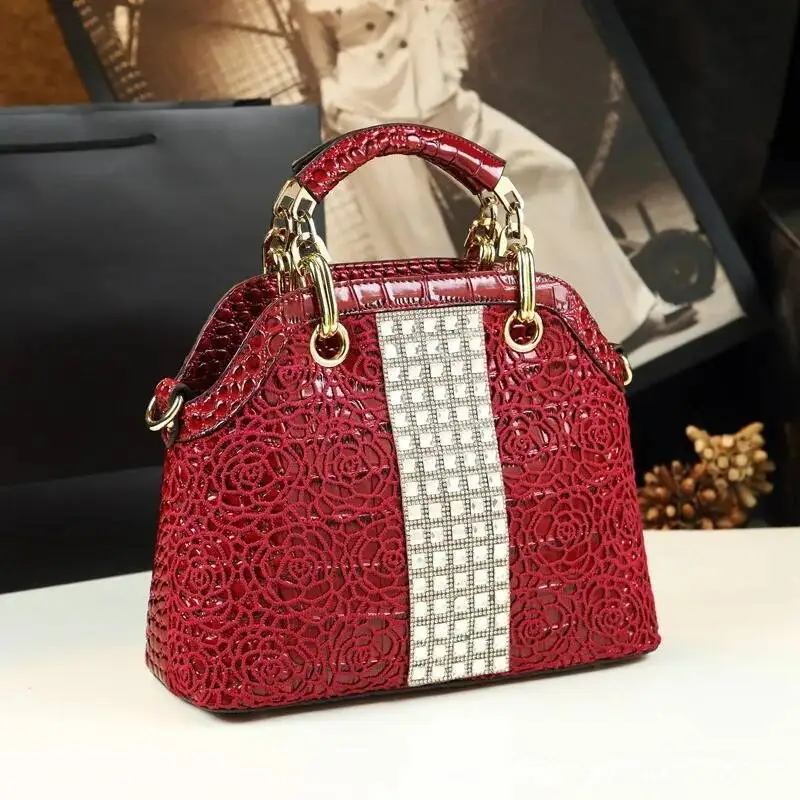 2026 New Crocodile Pattern Elegant Handbag Lacquer Leather Lace Inlaid Diamond Single Shoulder Crossbody Bag Top-handle Bags