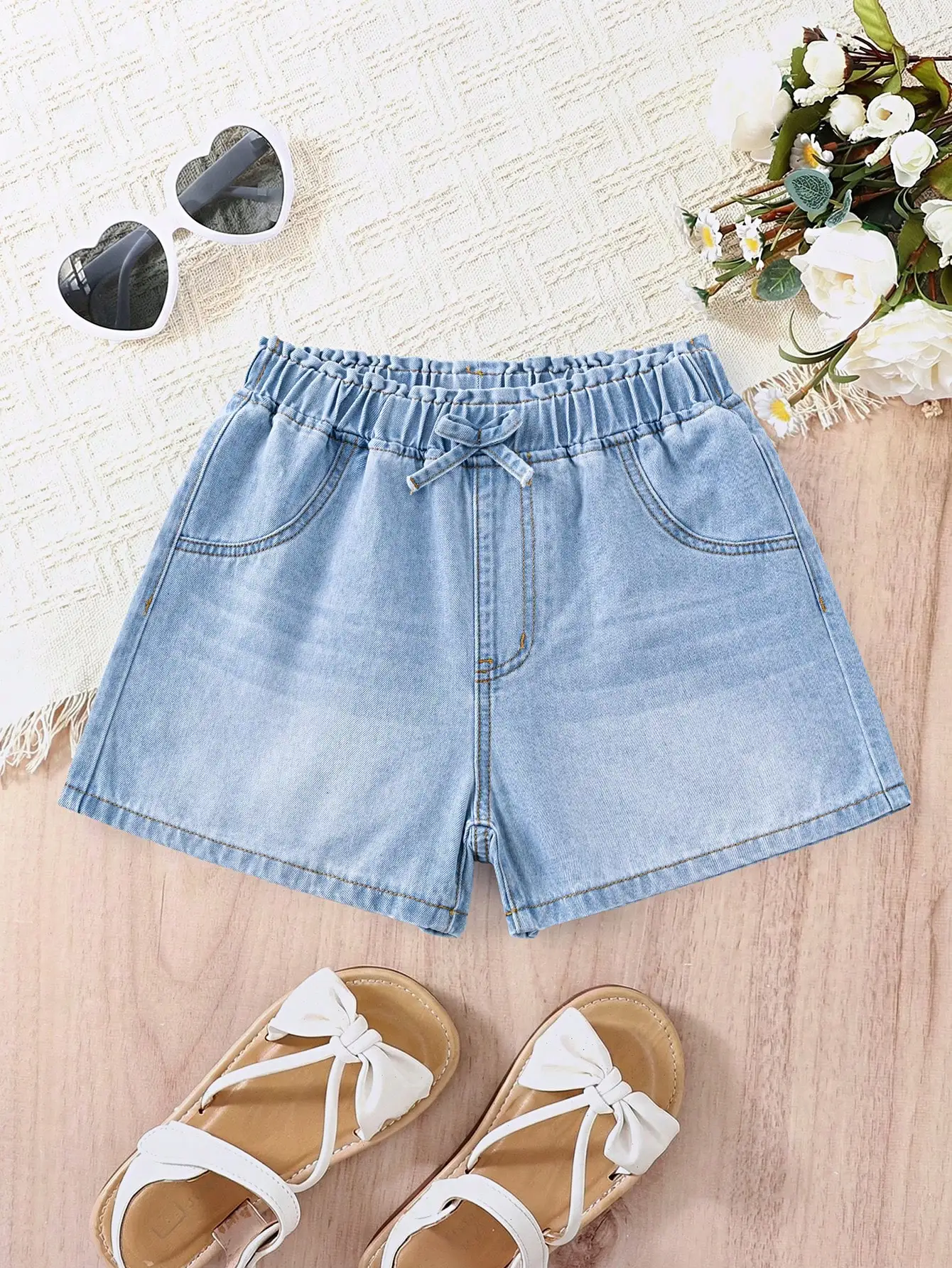 

Light Blue Denim Shorts With Elastic Waist And Drawstring