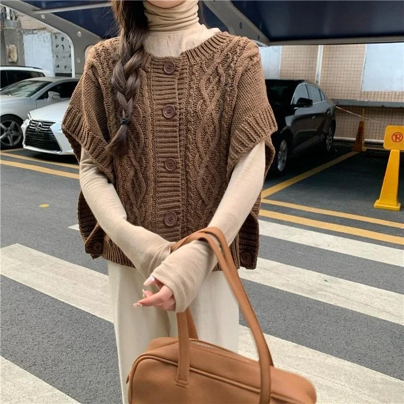 

Винтажный женский кардиган в гонконгском стиле, новинка 2025 года, вязаный шикарный однотонный кардиган на пуговицах с круглым вырезом, утягивающий кардиган, весенне-осенний свитер, жилет