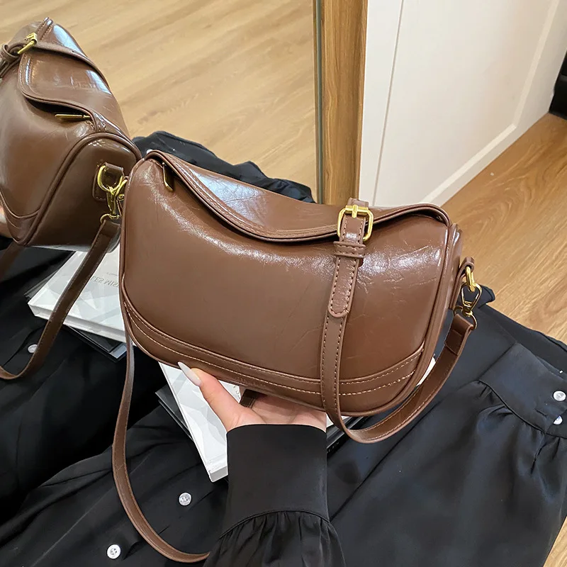 حقيبة وسادة بلون سادة، محفظة كتف بحزام عريض للنساء، حقيبة كروس أنيقة من النهار إلى الليل، حقيبة حبال عصرية #3