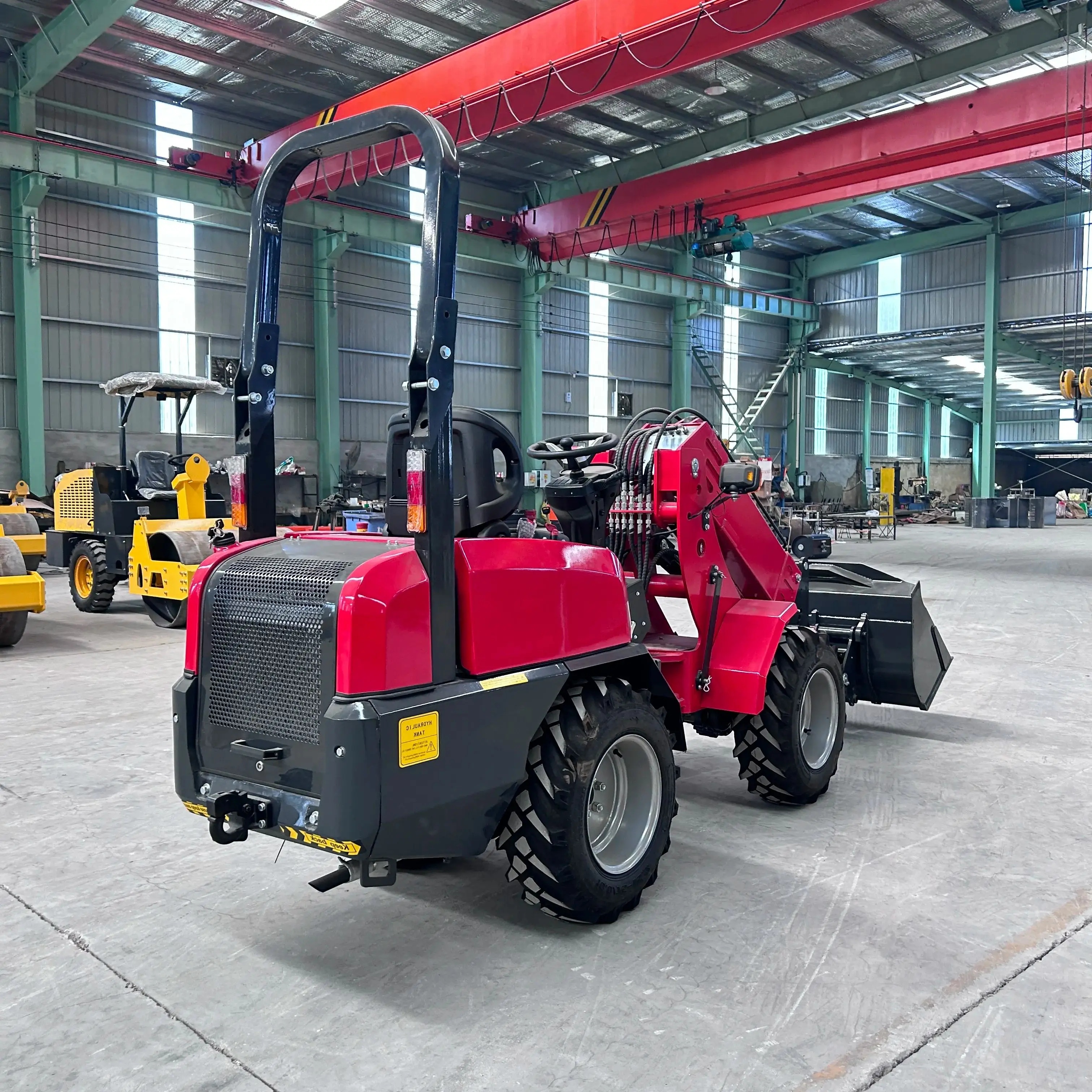 جرافة ذراع تلسكوبية صغيرة عالية الجودة، محمل ذراع تلسكوبي صغير متعدد الوظائف مع مكونات المحرك الأساسية