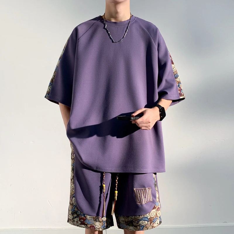 

Мужской комплект в американском ретро-стиле: футболка с коротким рукавом и шорты с аппликацией в виде медведя, спортивный летний молодежный модный костюм из двух предметов