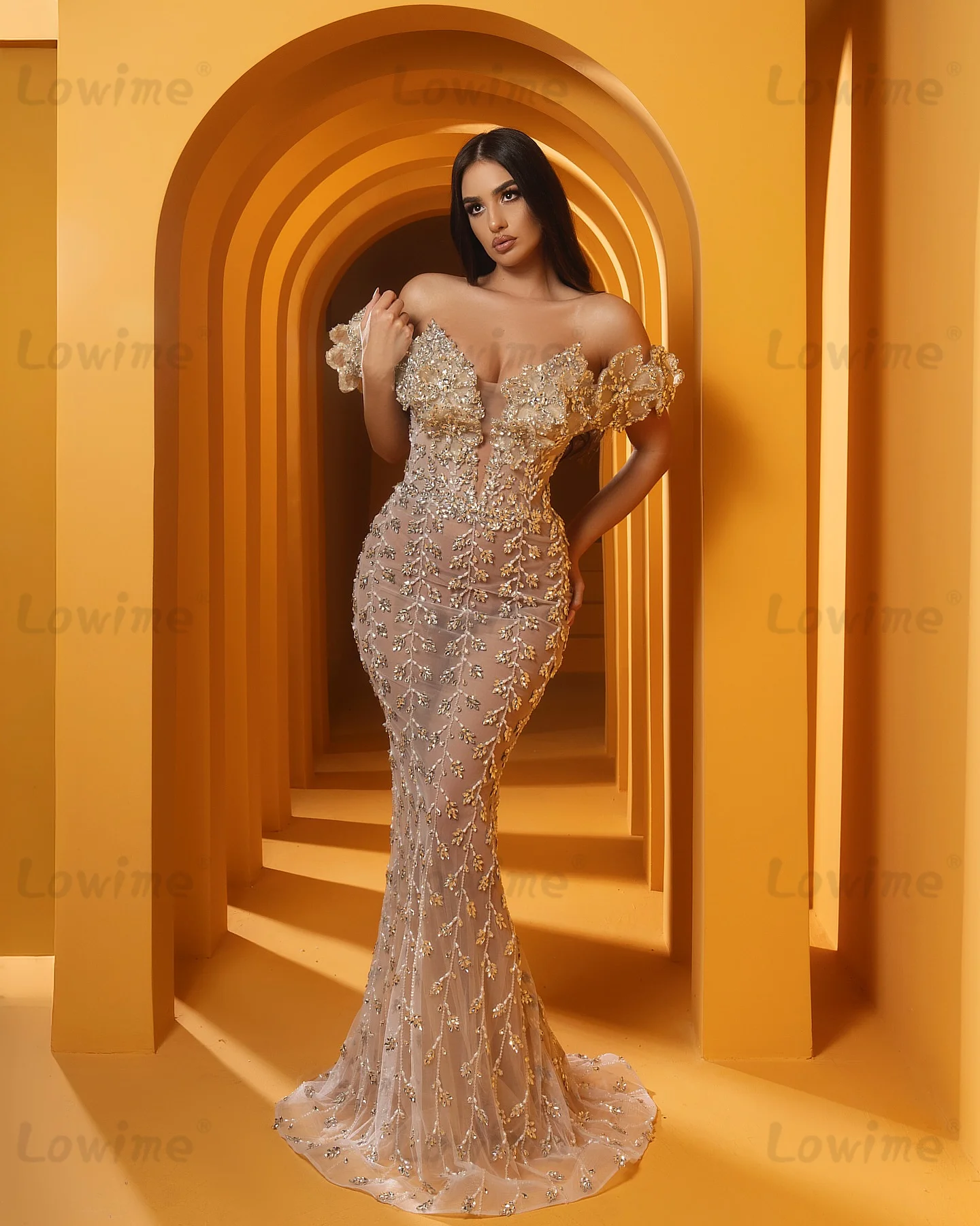 

Изысканное золотое вечернее платье 2026 года, платья для знаменитостей, вечернее платье для красной дорожки, индивидуальный пошив, кристаллы, платье-русалка