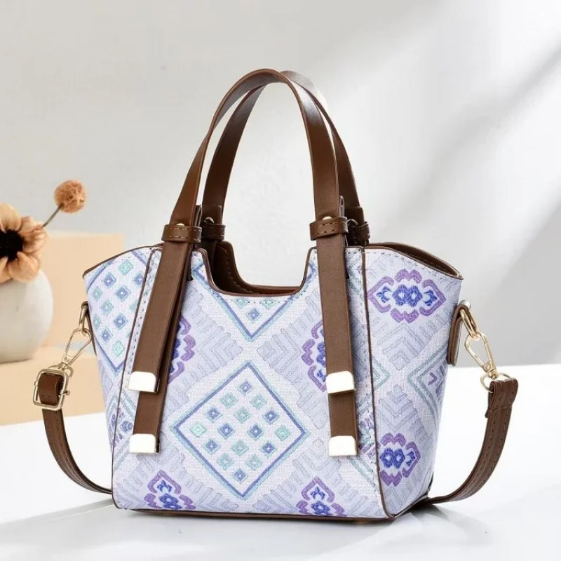 

Elegant Raffia And Leather Tote For Women Summer Beach Bag With Woven Details Chic