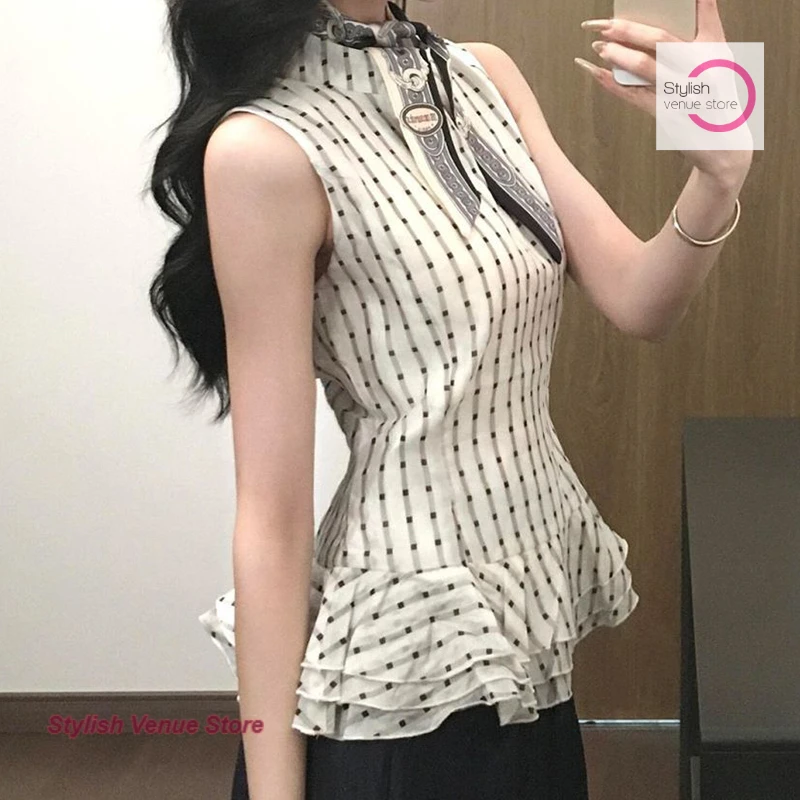 

French temperament plaid sleeveless neck coat women's summer new fashion design lace hem waist casual slim T-shirt womens tops