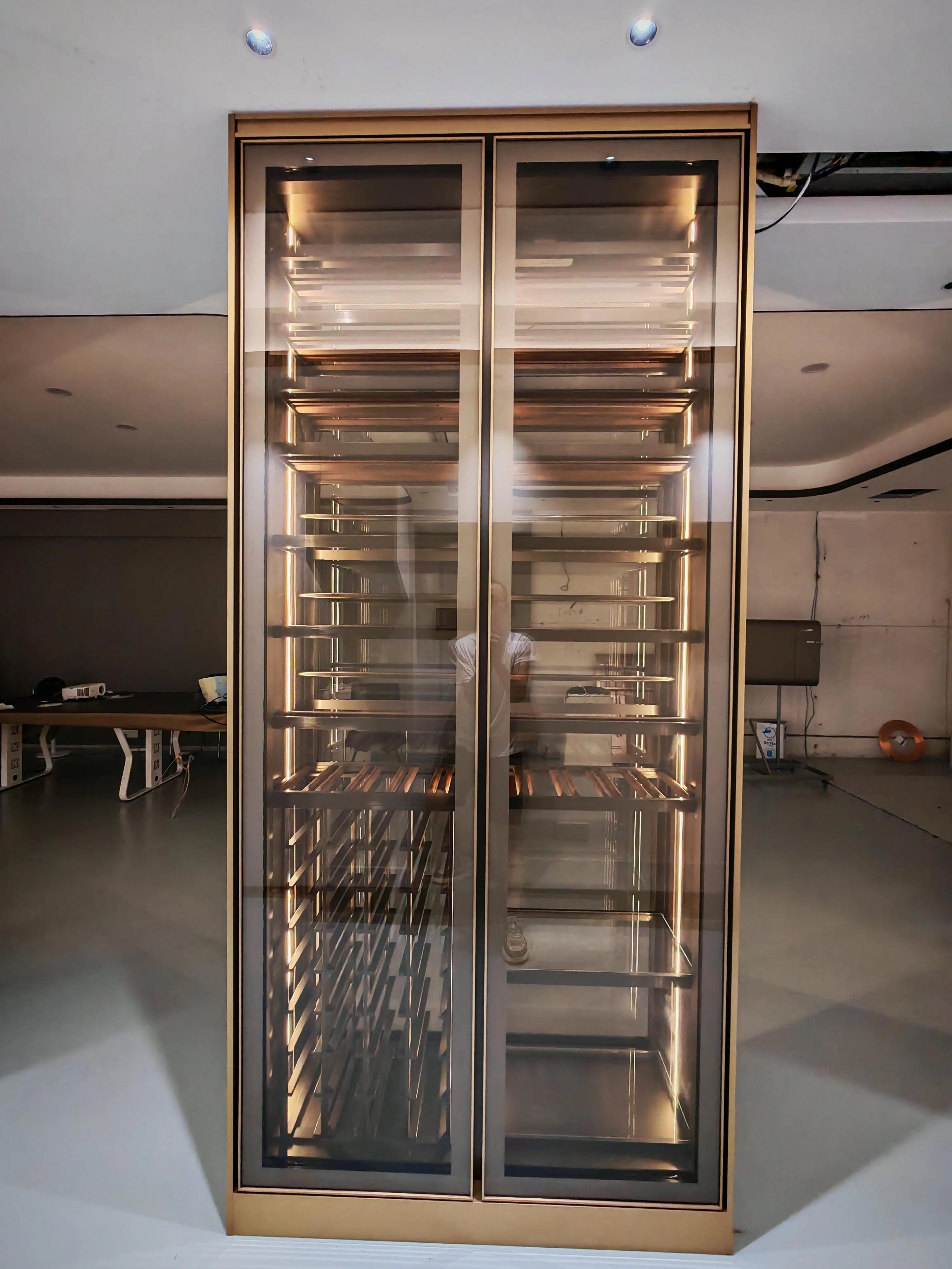 Ultra High 304 Stainless Steel Customizable Restaurant Wine & Beverage Cooler Constant Temperature Metal Wine Cabinet