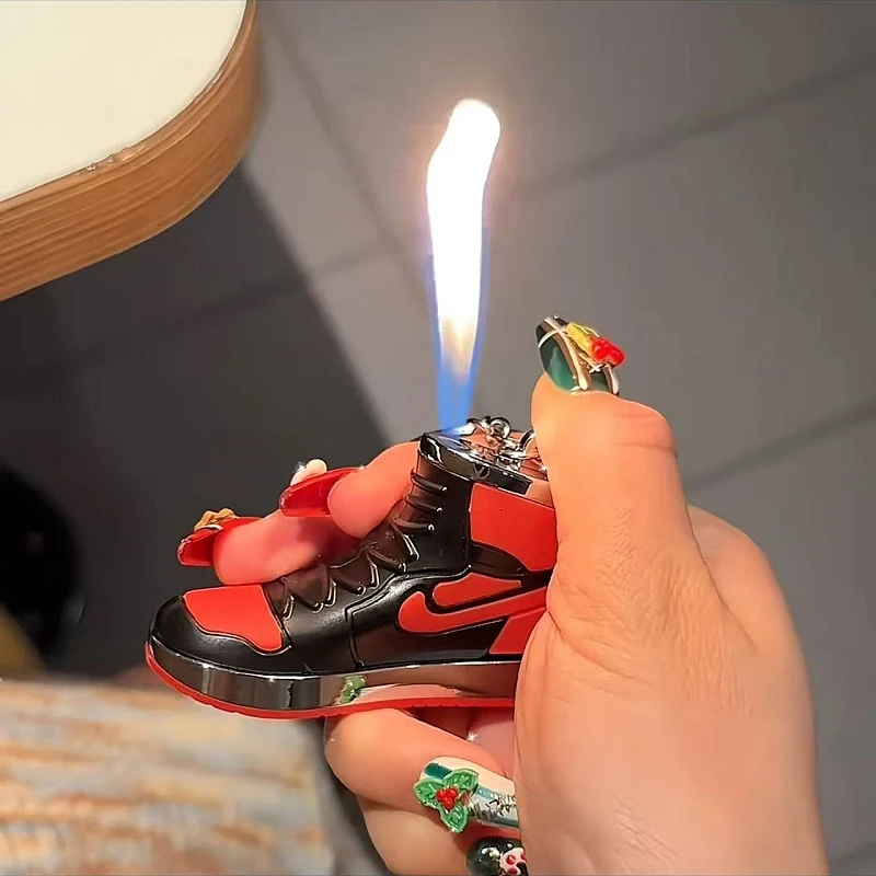 

Fashionable Portable Keychain Shoe Shaped Inflatable Lighter Butane Gas Pendant Open Flame Outdoor Lighter Men's Small Gift