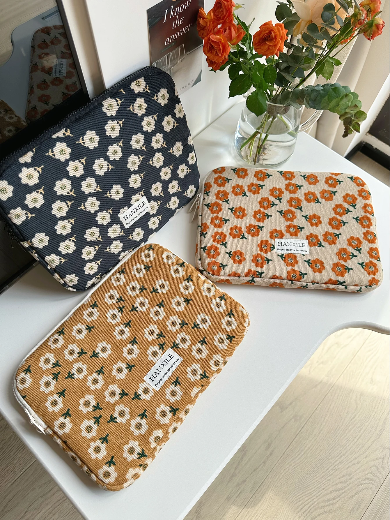 Retro Corduroy Floral Laptop Sleeve Bag, Universal Portable Storage Case for Laptop & Tablet, 10 11 13 14 15 15.6 Inch