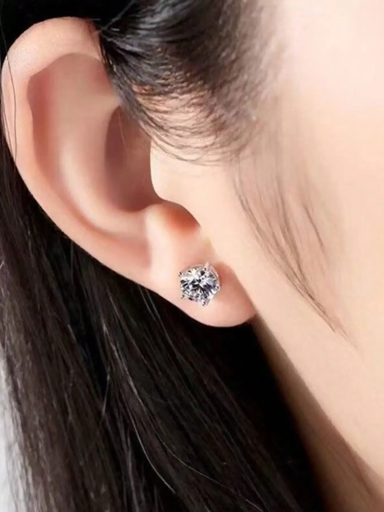 

Minimalist 925 Silver Moissanite Earrings Unisex Hypoallergenic Elegant Everyday Jewelry