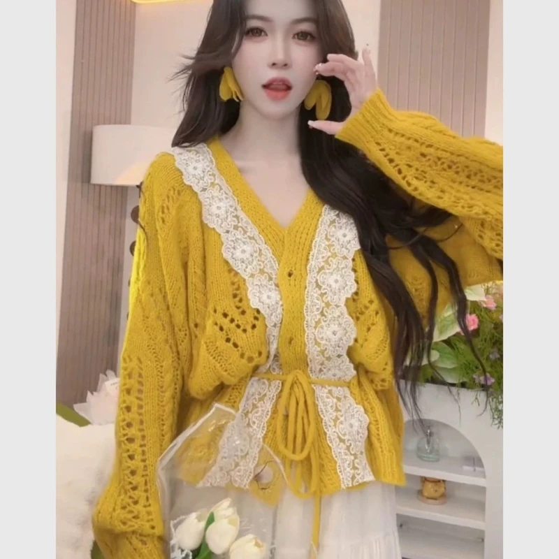 

2025 new autumn and winter fashion hook flower age reducing hollow out sweater knitted jacket elegant temperament sweater