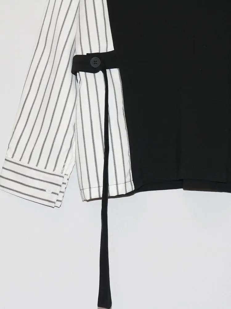 [EAM] White Spliced Striped Ribbon Big Size Sweatshirt New Round Neck Long Sleeve Women Fashion Tide Spring Autumn 2026 1DK0357