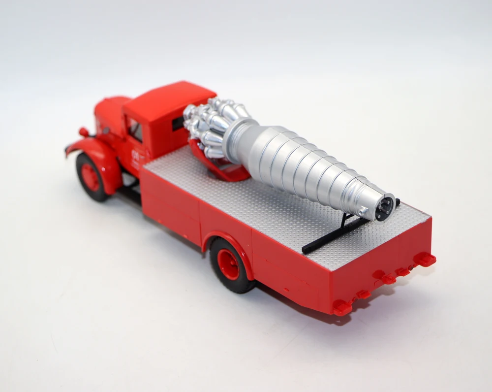 Nova escala 1/43 maz 200 motor a jato agvt alemão urss caminhão de bombeiros diecast liga brinquedos modelo para presente coleção