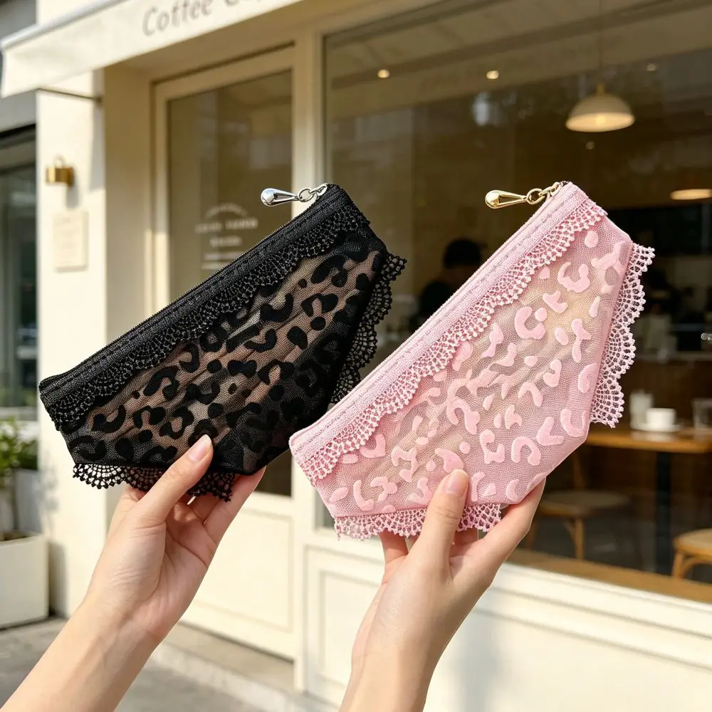 New Creativity Briefs Shape Cosmetic Bag Lace Heart Mesh Makeup Storage Pouch Y2K Transparent Toiletry Bag Storage for Travel