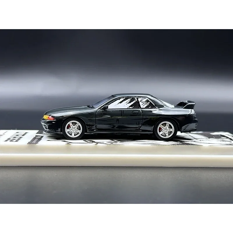 W magazynie TM 1:64 Skyline GTR R32 karykatura odlewana diorama kolekcja modeli samochodów zabawka czas Micro